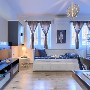 https://hostel-monte-zaro.in-istria.net
