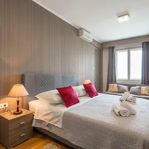 https://golden-split-rooms.splithotels.org